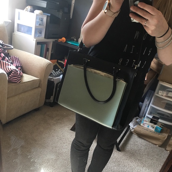 Large Mossimo purse - Picture 4 of 4